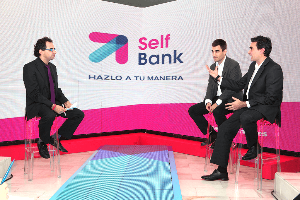 PRESENTACIÓN A PRENSA SELF BANK: COLOQUIO