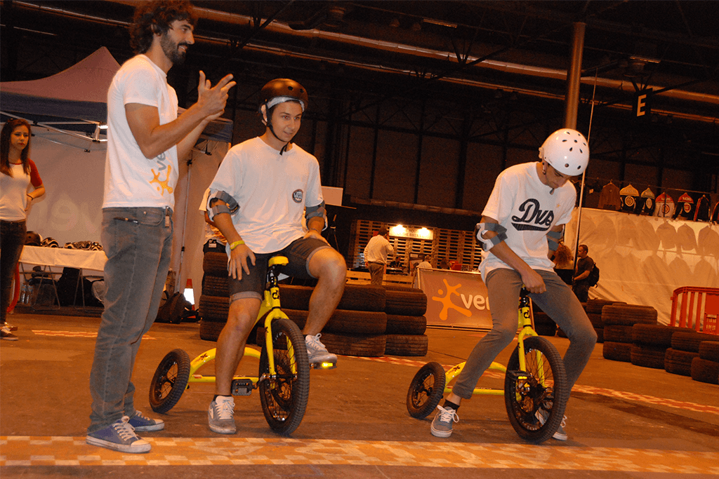 VERTI SEGUROS MULAFEST Visibilidad, diversión y la mayor afluencia de público objetivo en la mayor feria de tendencias y cultura urbana de Madrid. ACTIVIDAD CON TRICICLOS EN CIRCUITO
